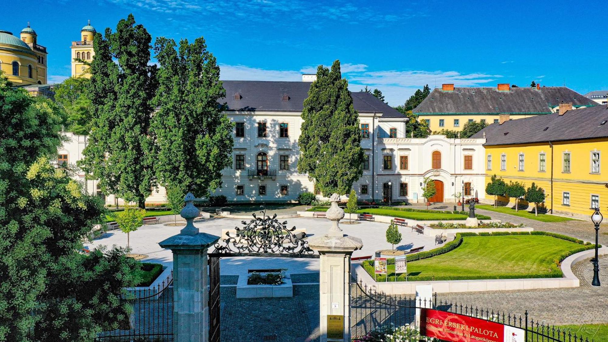 Eger Tower View Apartment Exterior foto